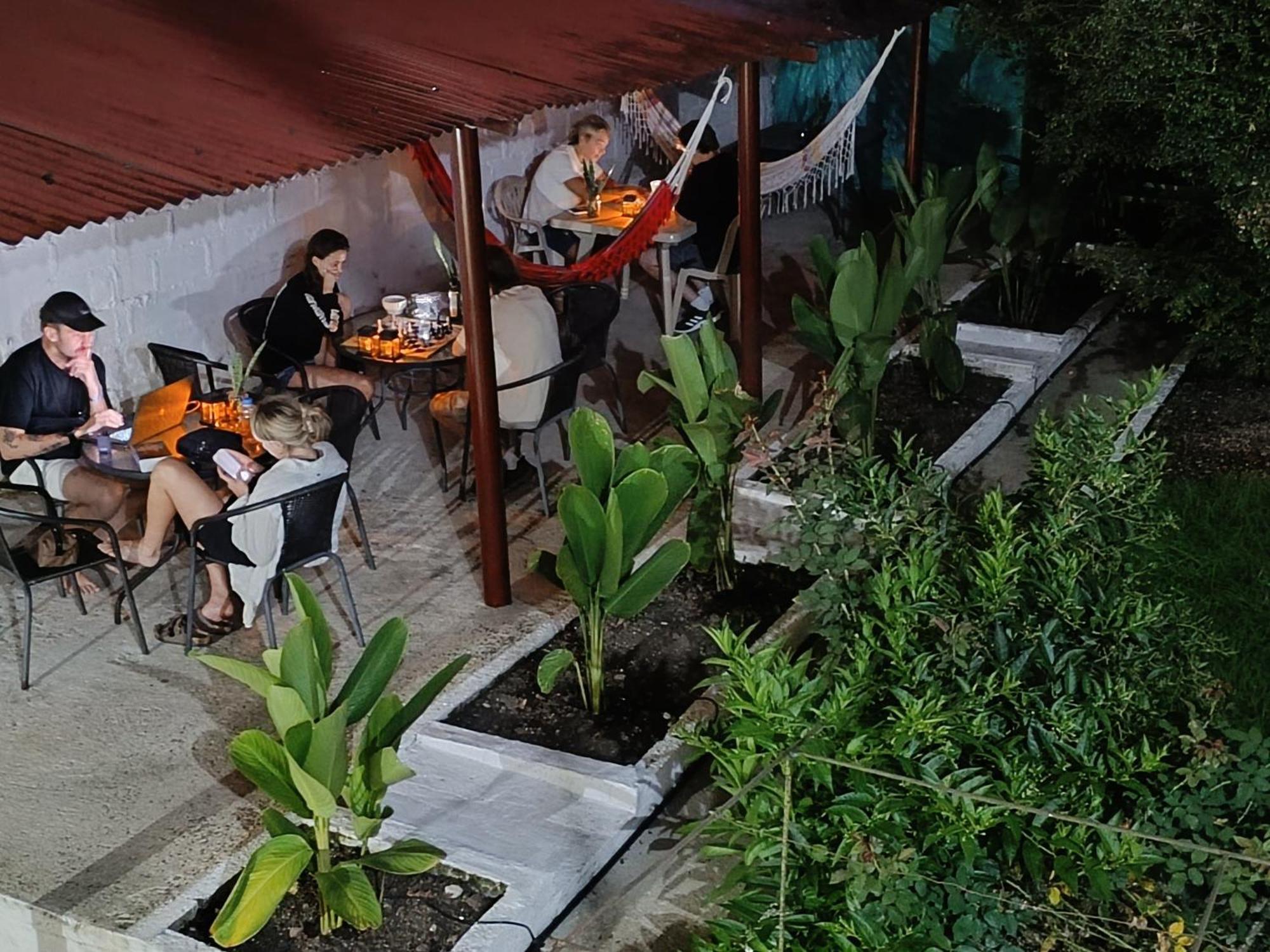 Magic Jardin Hostel - Patio, Balcony & Rooftop Kültér fotó